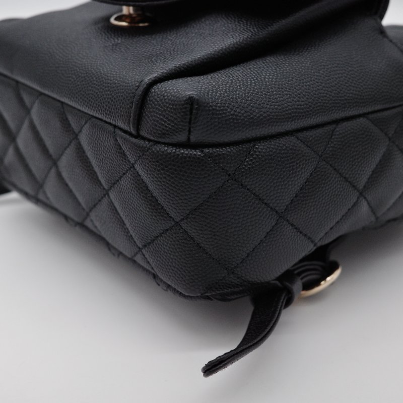 Chanel香奈兒CC Day 黑色 魚子醬小牛皮 迷你後背包-8