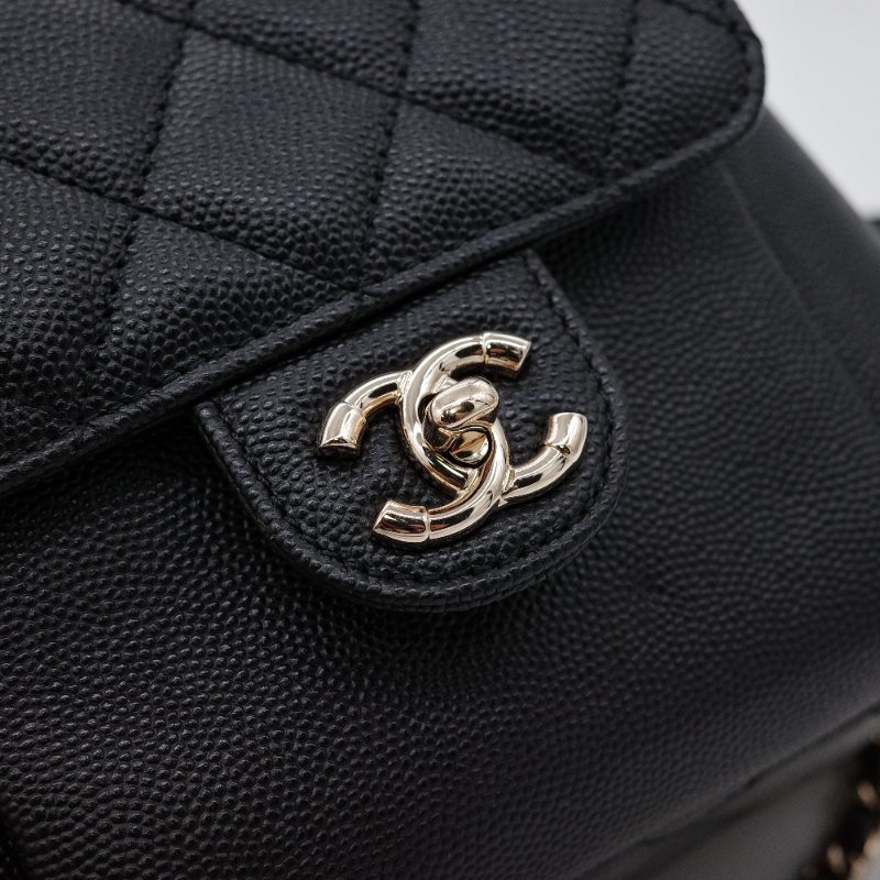 Chanel香奈兒CC Day 黑色 魚子醬小牛皮 迷你後背包-10