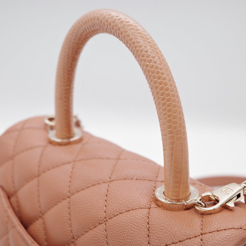 Chanel香奈兒 Coco Handle焦糖色 深米色 魚子醬小牛皮 迷你提把包 肩背包 斜背包-8