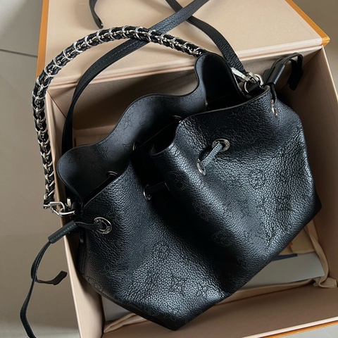 Louis Vuitton Bella水桶包