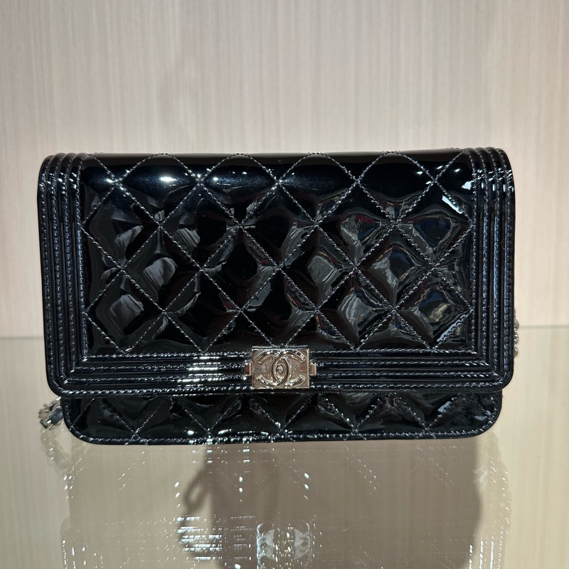 Chanel香奈兒黑色漆皮woc菱格鏈條包-0