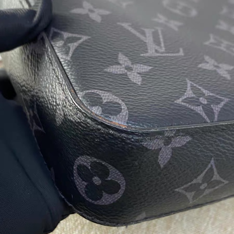 LV路易威登Trio系列男士黑老花郵差包 芯片-11