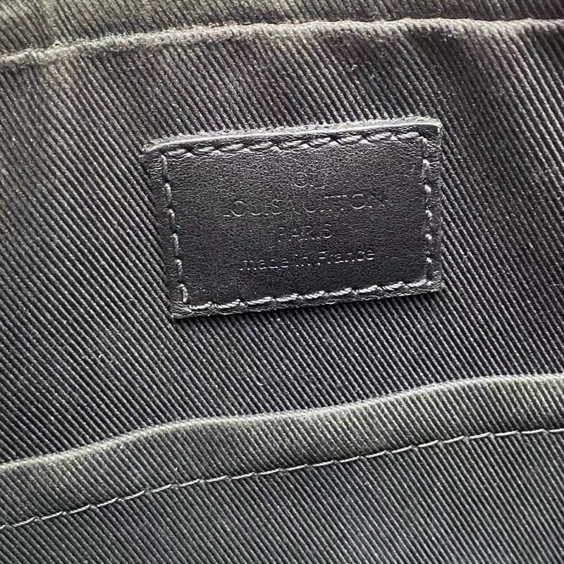 LV路易威登Trio系列男士黑老花郵差包 芯片-19