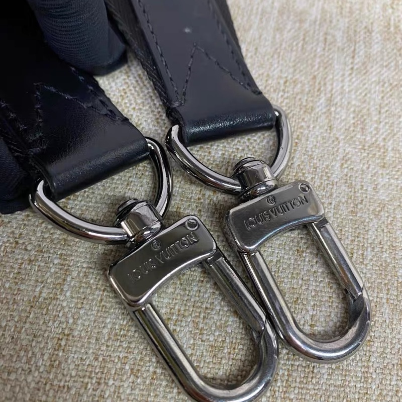 LV路易威登Trio系列男士黑老花郵差包 芯片-20