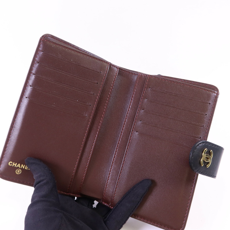 CHANEL 羊皮皮革Bifold Wallet金扣錢包-4