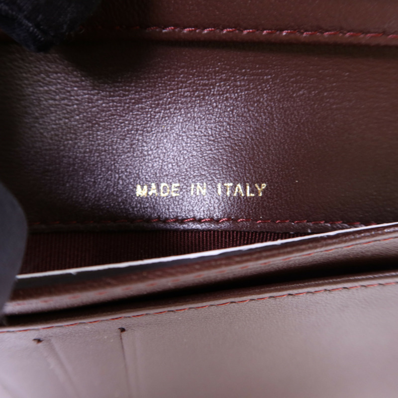 CHANEL 羊皮皮革Bifold Wallet金扣錢包-8