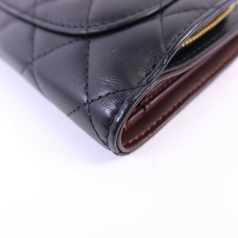 CHANEL 羊皮皮革Bifold Wallet金扣錢包-13