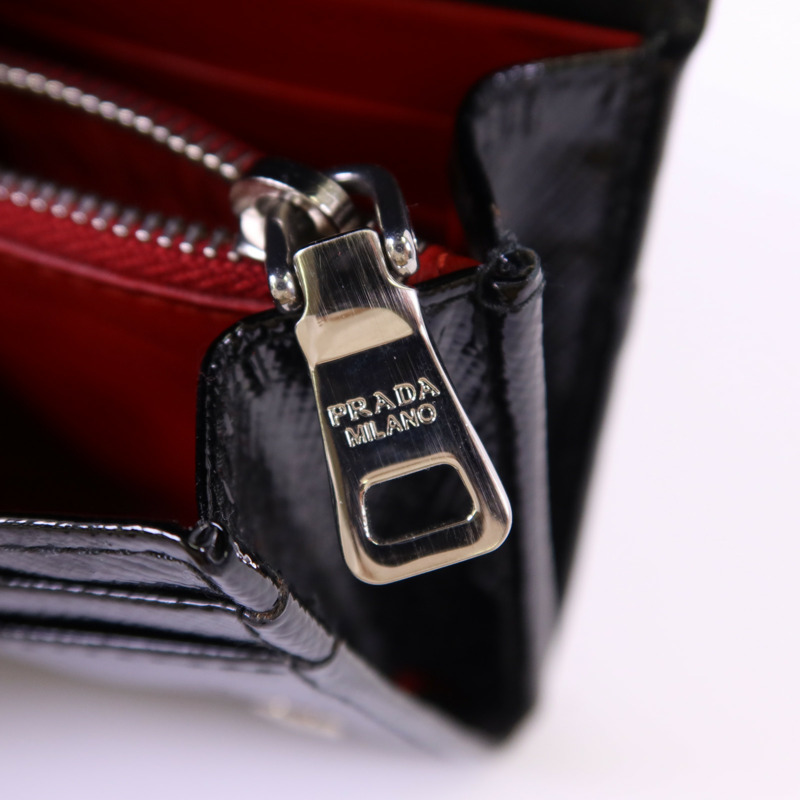 PRADA 漆皮皮革Long Wallet銀扣長錢包-10