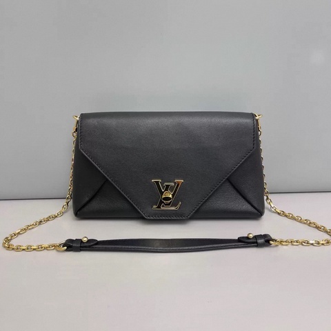 LV路易威登Love Note系列黑色全皮鏈條包
