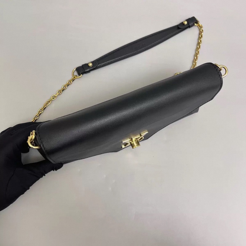 LV路易威登Love Note系列黑色全皮鏈條包-4