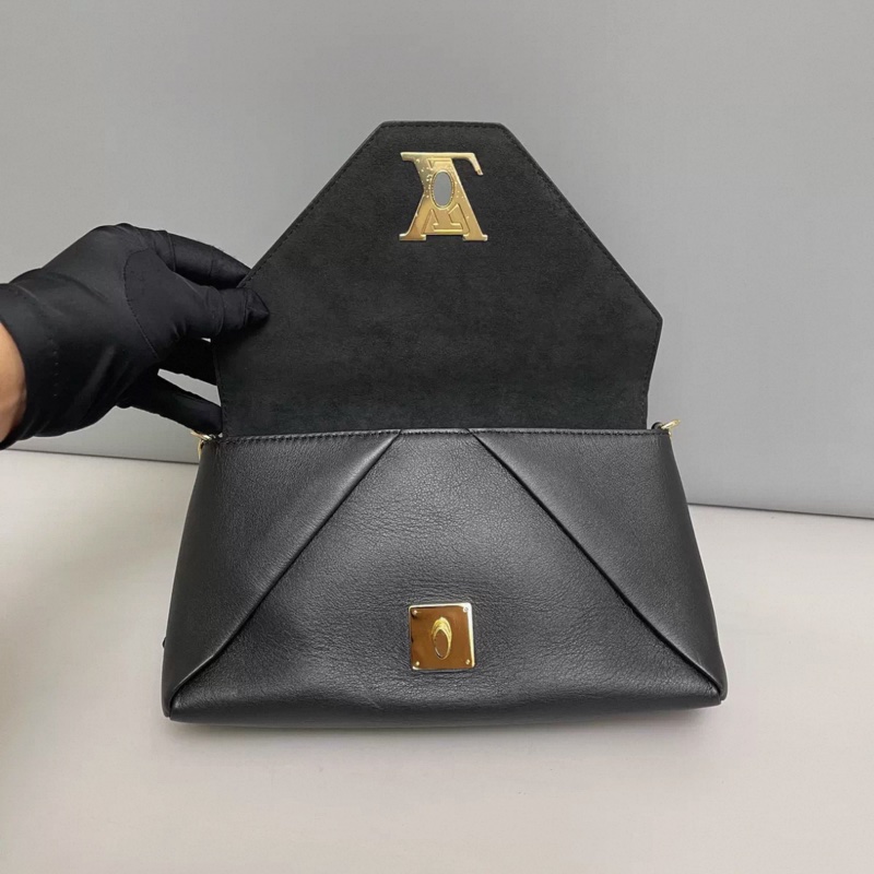 LV路易威登Love Note系列黑色全皮鏈條包-5