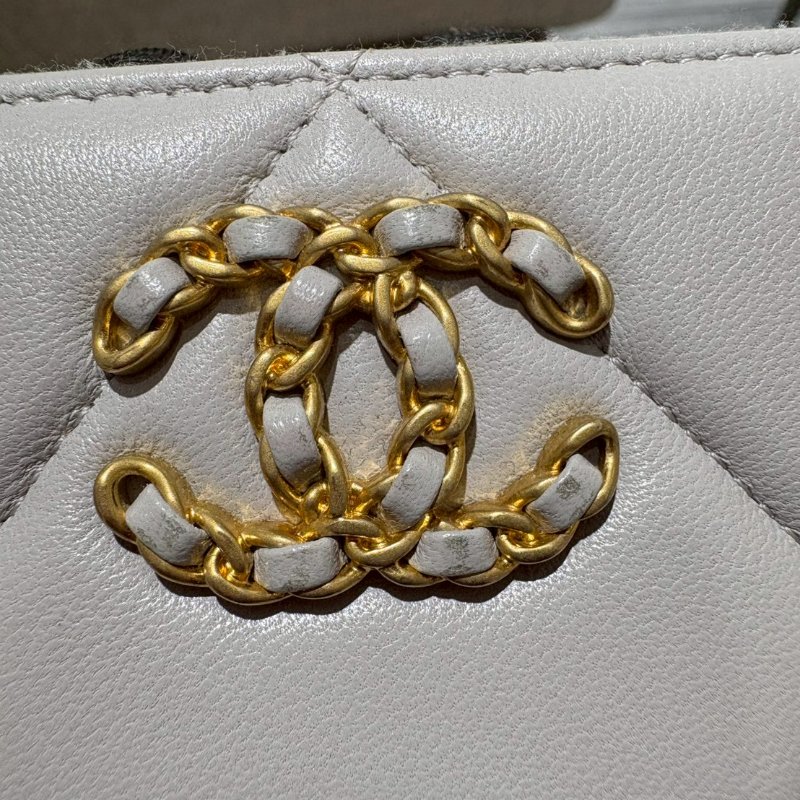 CHANEL 19 卡夾零錢包 30開-17