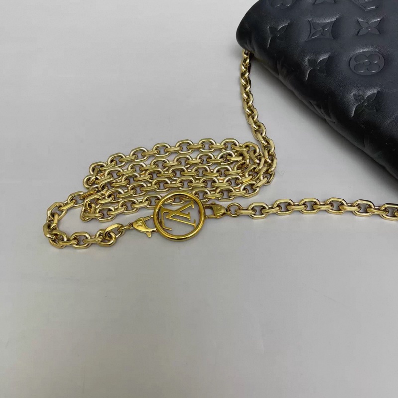 LV路易威登Coussin黑色全皮壓紋鏈條包 芯片-5