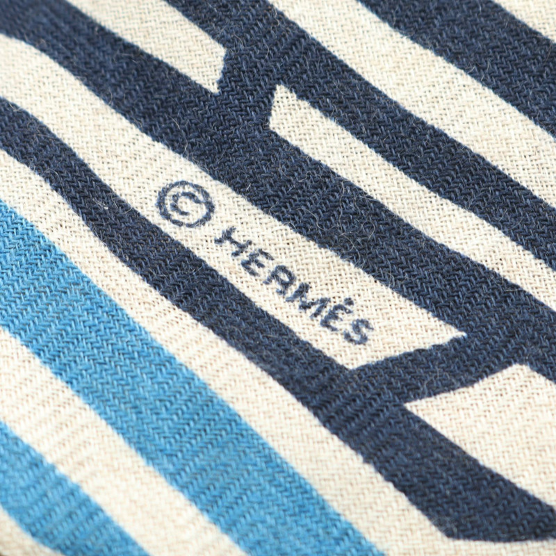 愛馬仕 Losange GM 鑽石奔騰 H 絲巾，真絲羊絨材質，藍色、海軍藍、灰色，二手-1