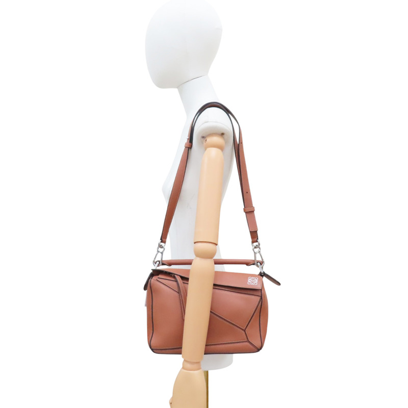 棕色 牛皮 Puzzle Small 肩背包【LOEWE 羅威】 A510PLSX01-8