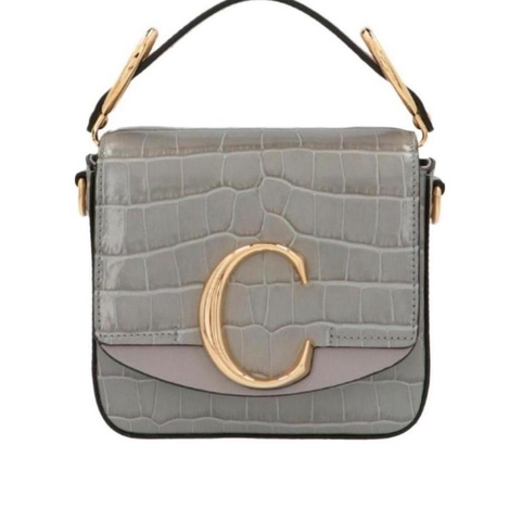 Chloe 女士 金屬徽標手提包均碼碼長度：16cm，寬度：5cm，高度：13cm