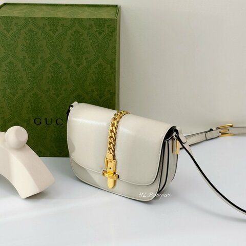 Y1986-GUCCI Sylvie1969系列白牛皮下蓋肩背包615965