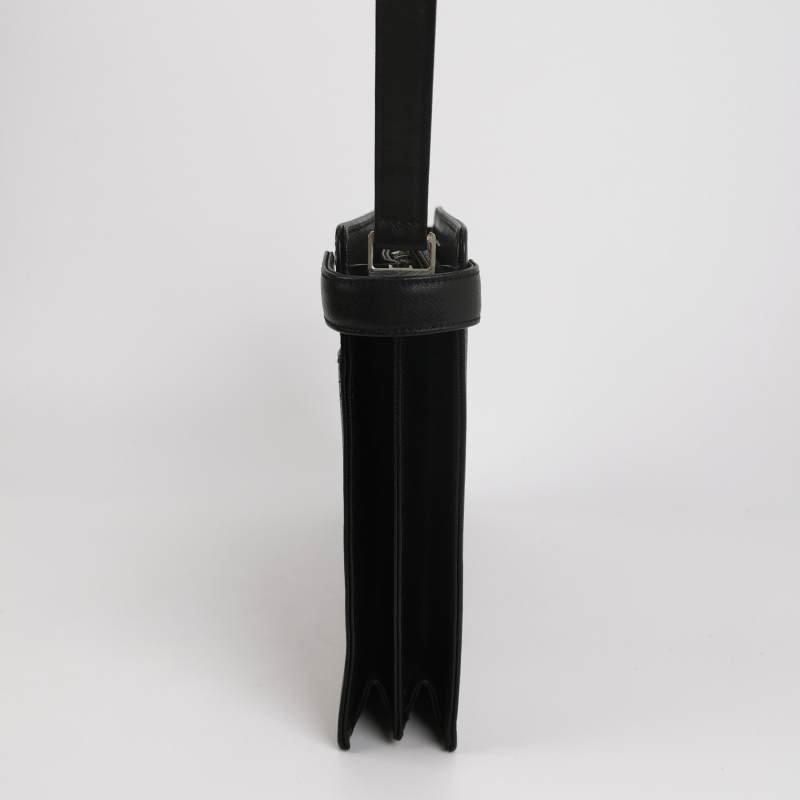 Burberry牛皮純色Logo銘牌斜挎包單肩包-2