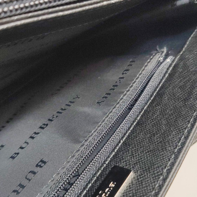 Burberry牛皮純色Logo銘牌斜挎包單肩包-8