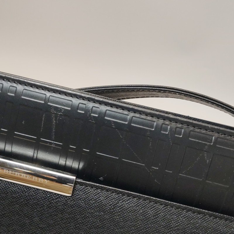 Burberry牛皮純色Logo銘牌斜挎包單肩包-9