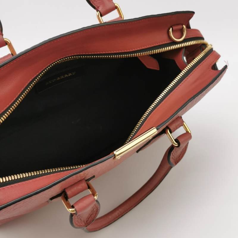 Burberry Clifton牛皮純色字母Logo徽標單肩包-6