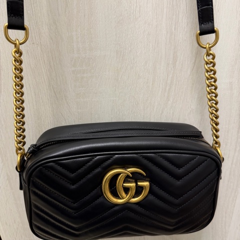 Gucci 447632 馬夢相機包 24cm 黑金