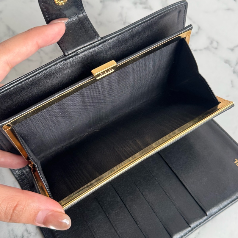 Chanel黑皮革大雙C釦式長夾✨老香-17