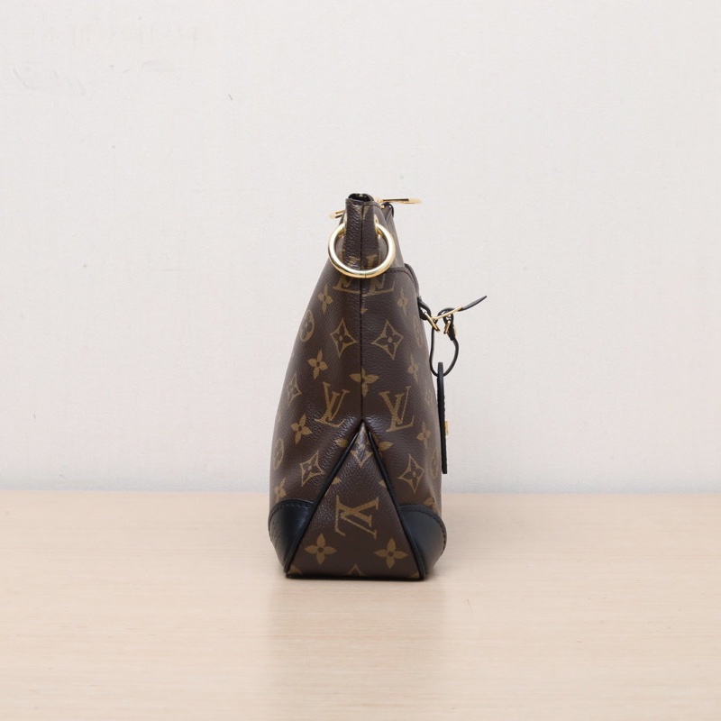 LOUIS VUITTON Odeon單肩斜挎牛角包小號24黑色PVC金扣晶片-1