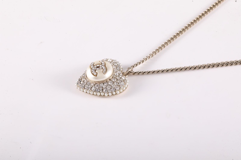 CHANEL 合金22B愛心滿鑽雙C項鏈-1