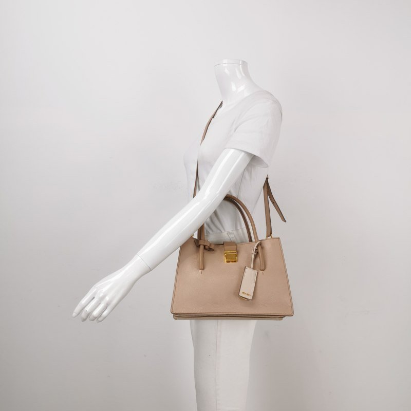 Miu Miu Madras羊皮純色字母logo金屬扣單肩包-1