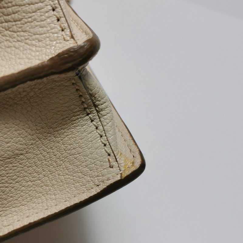 Miu Miu Madras羊皮純色字母logo金屬扣單肩包-13