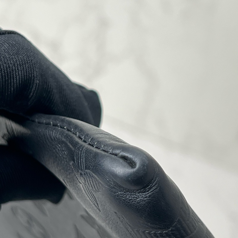 💗香緹國際精品💗 794 LV 壓紋手拿包-5