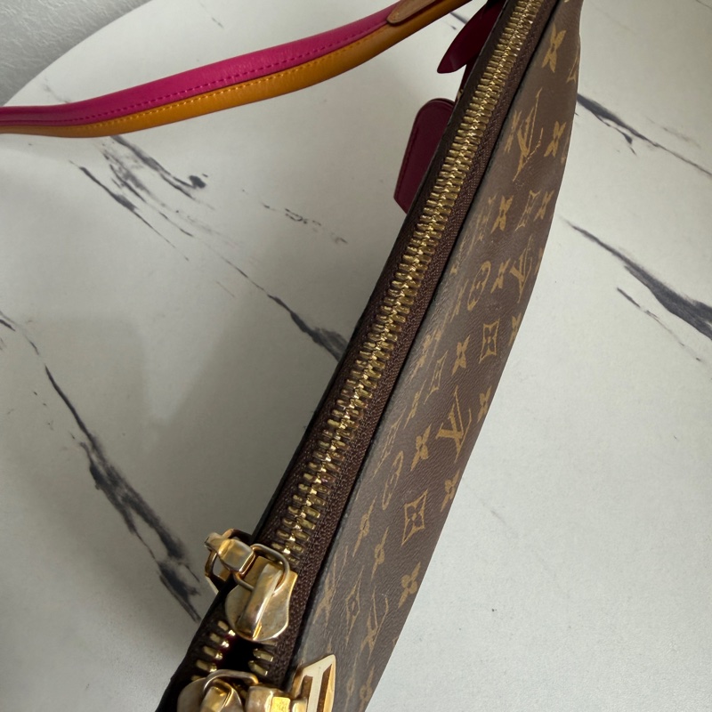 Lv 雙層斜背包 最好用-13