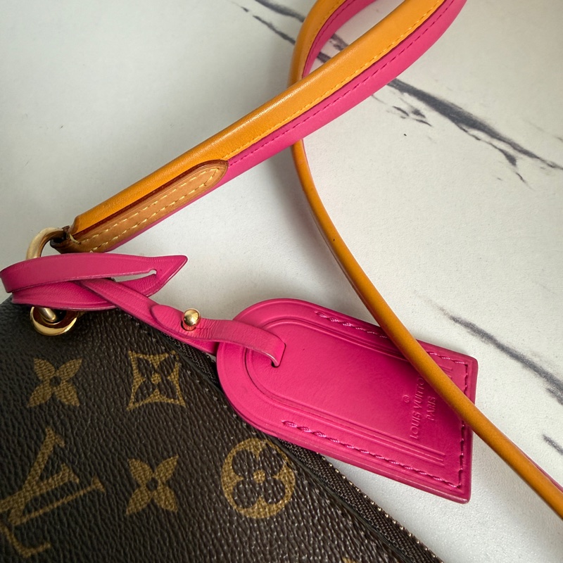 Lv 雙層斜背包 最好用-23