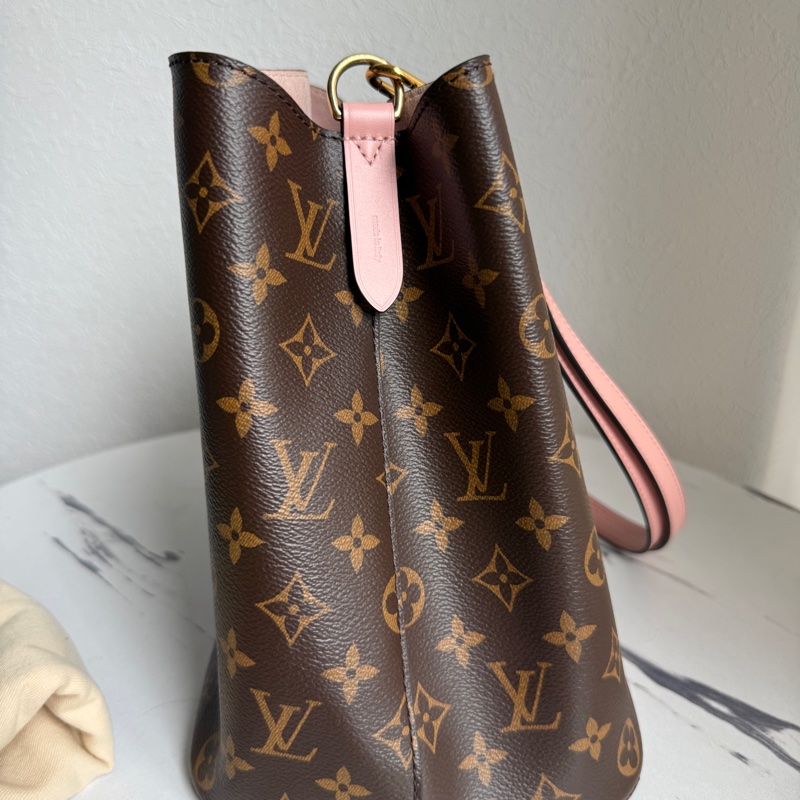 lv 花紋粉色水桶包-5