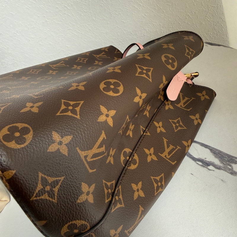 lv 花紋粉色水桶包-17