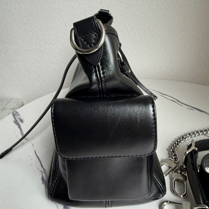 lv最愛的黑武士 真的很耐看-4