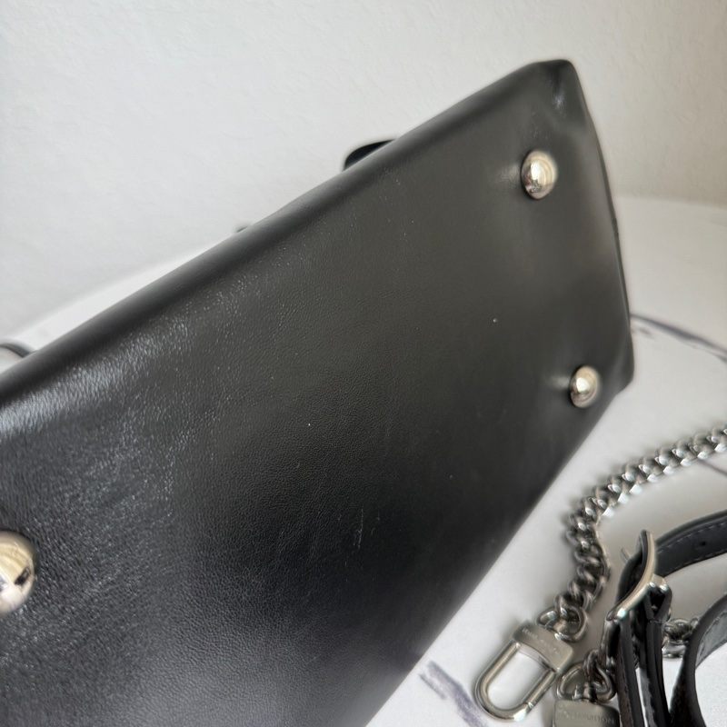 lv最愛的黑武士 真的很耐看-9