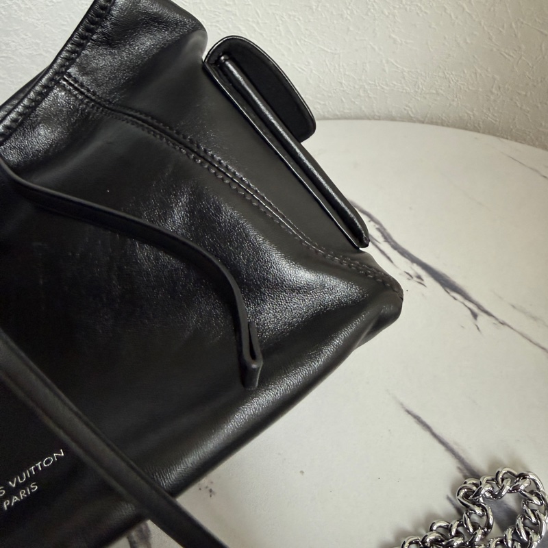 lv最愛的黑武士 真的很耐看-12