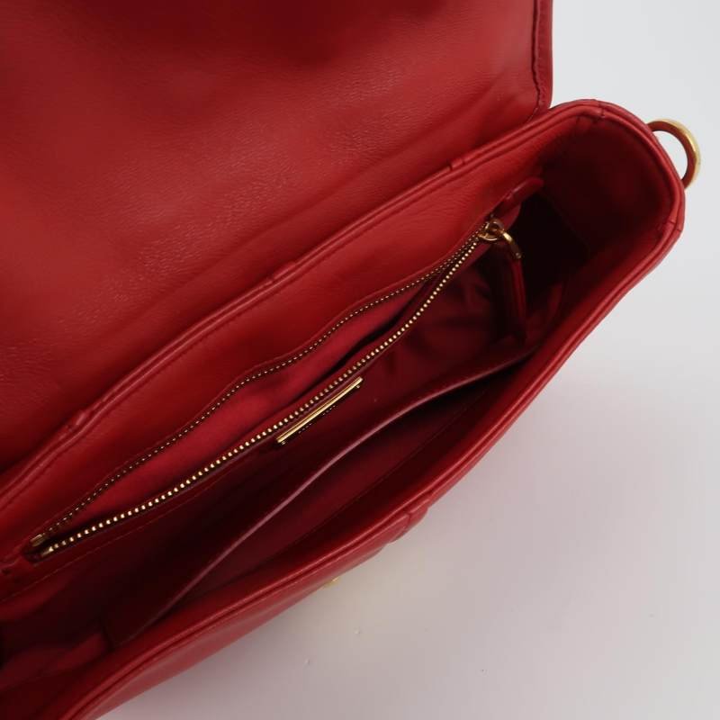 Miu Miu羊皮純色字母Logo手提包-6