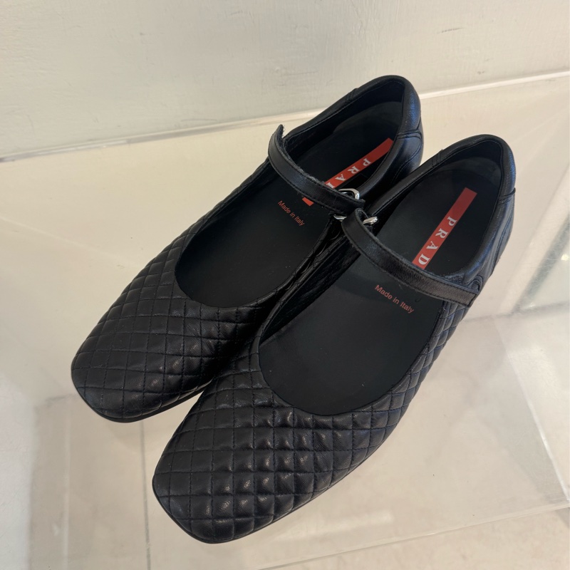 prada黑皮革菱格紋瑪莉珍鞋😻36號-1