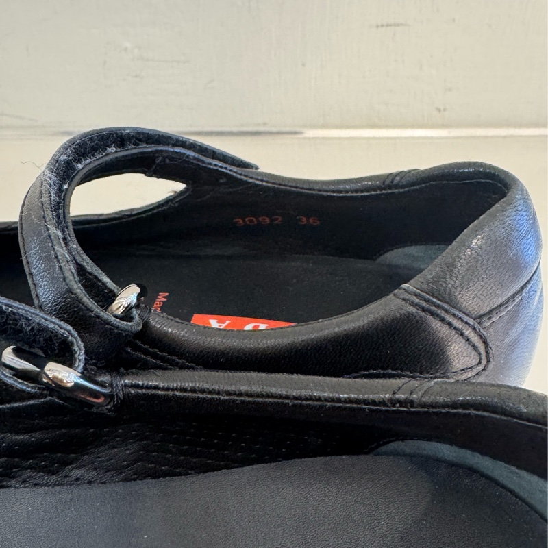 prada黑皮革菱格紋瑪莉珍鞋😻36號-9