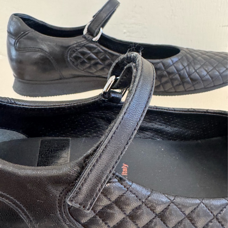 prada黑皮革菱格紋瑪莉珍鞋😻36號-14