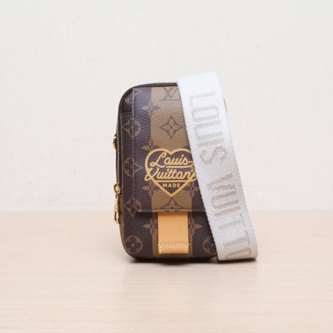 LOUIS VUITTON 老花PVC晶片Nigo聯名FlapDouble心形手機包肩背包