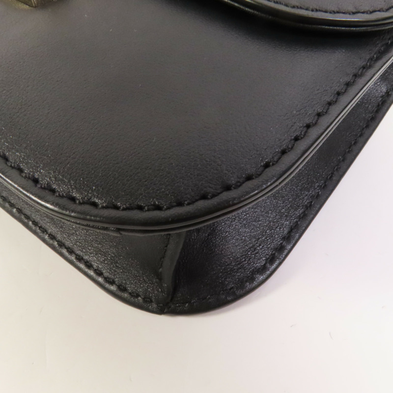 Valentino 牛皮皮革Mini Rockstud Glam Lock金扣肩背袋-11