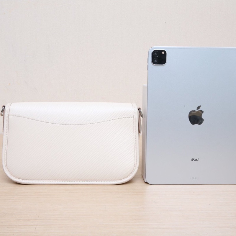 LOUIS VUITTON BUCI法棍包米白色牛皮晶片開銀扣EPI水波紋牛皮肩背包-2