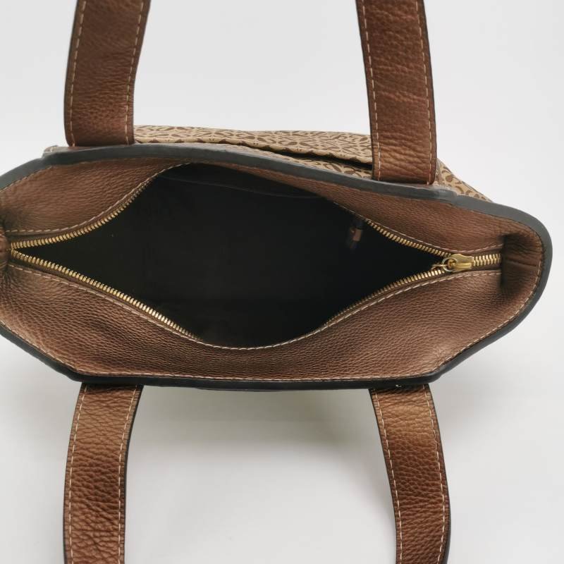 Loewe牛皮帆布皮標字母logo金屬裝飾單肩包-6