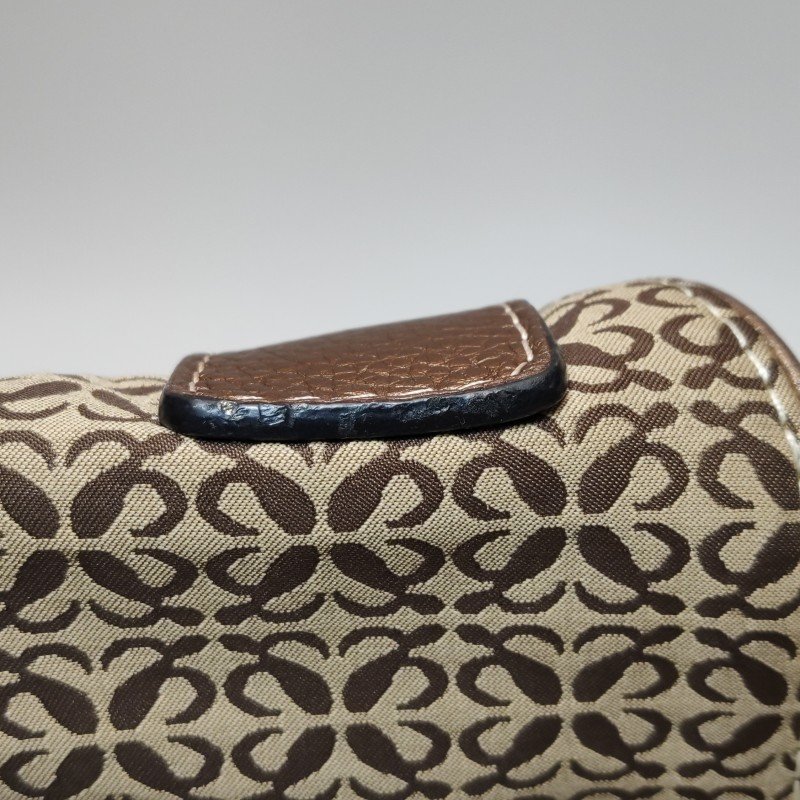 Loewe牛皮帆布皮標字母logo金屬裝飾單肩包-17