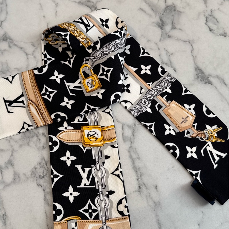 LV M78656黑白logo長絲巾-6