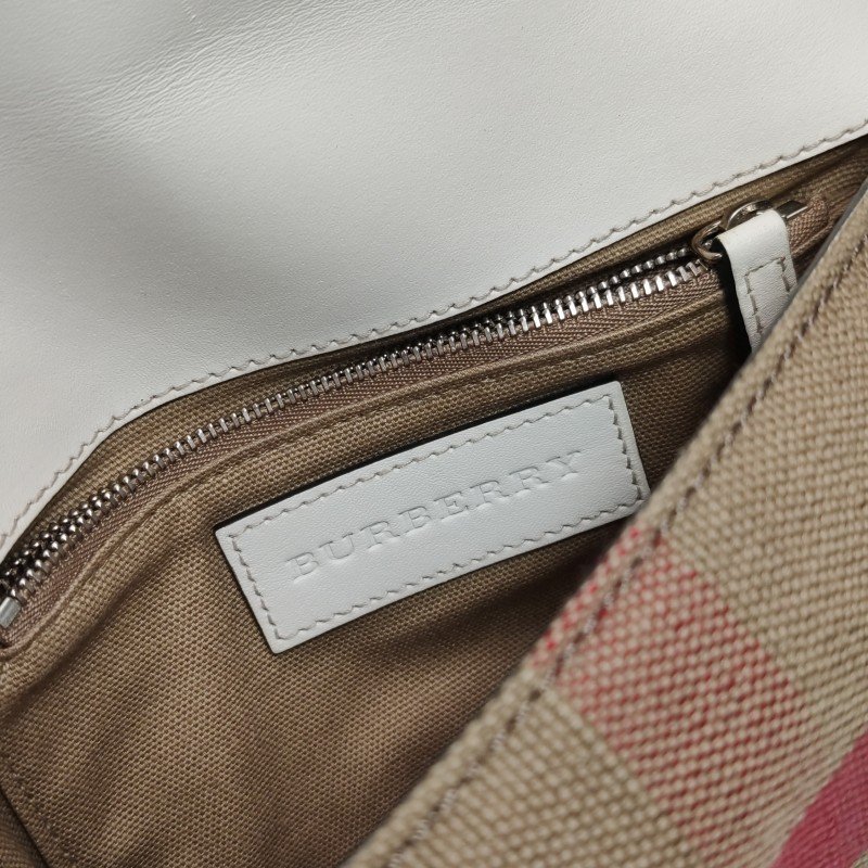Burberry牛皮帆布拼色壓紋字母Logo斜挎包單肩包-9